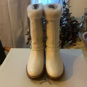 BRAND NEW/NEVER WORN TIMBERLAND BOOTS / Size 9 Womens
